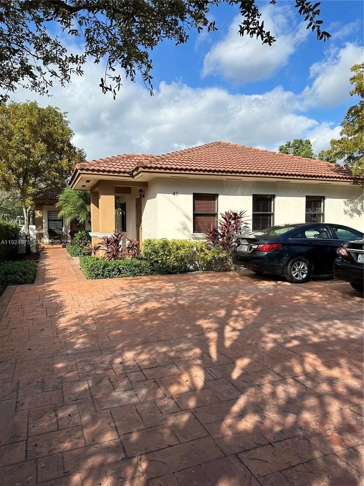 41 W 14th St #1 - Photo 2 of 22