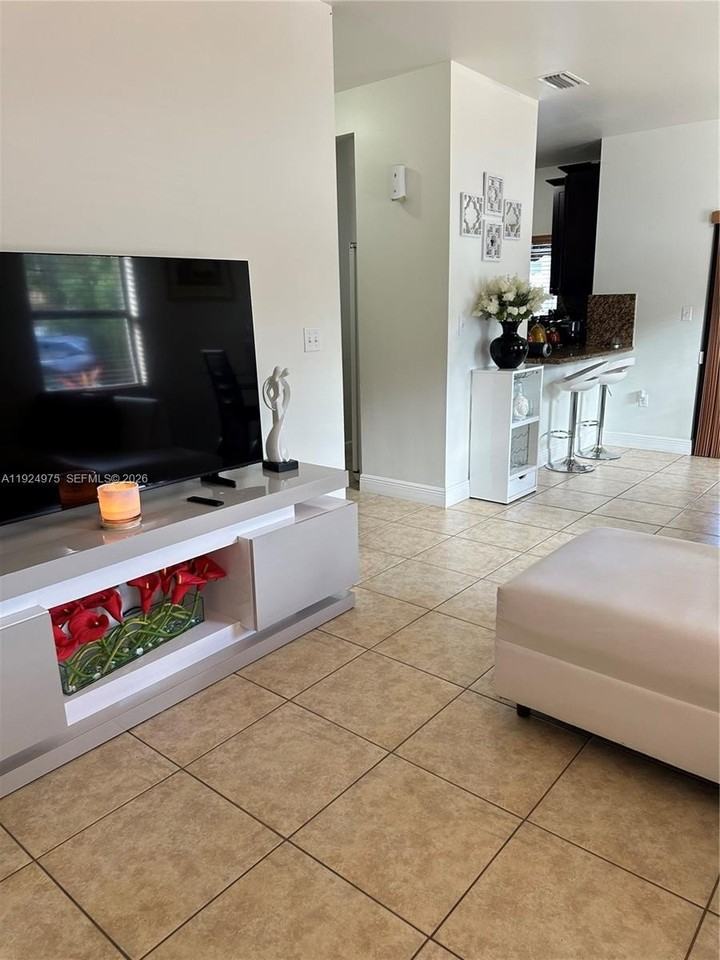 41 W 14th St #1 - Photo 5 of 22