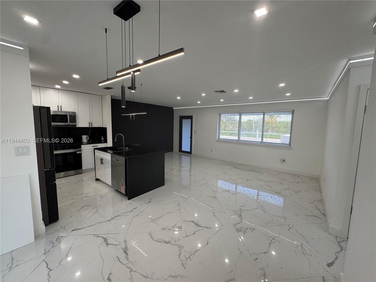 8600 Taft St #8600 - Photo 4 of 31