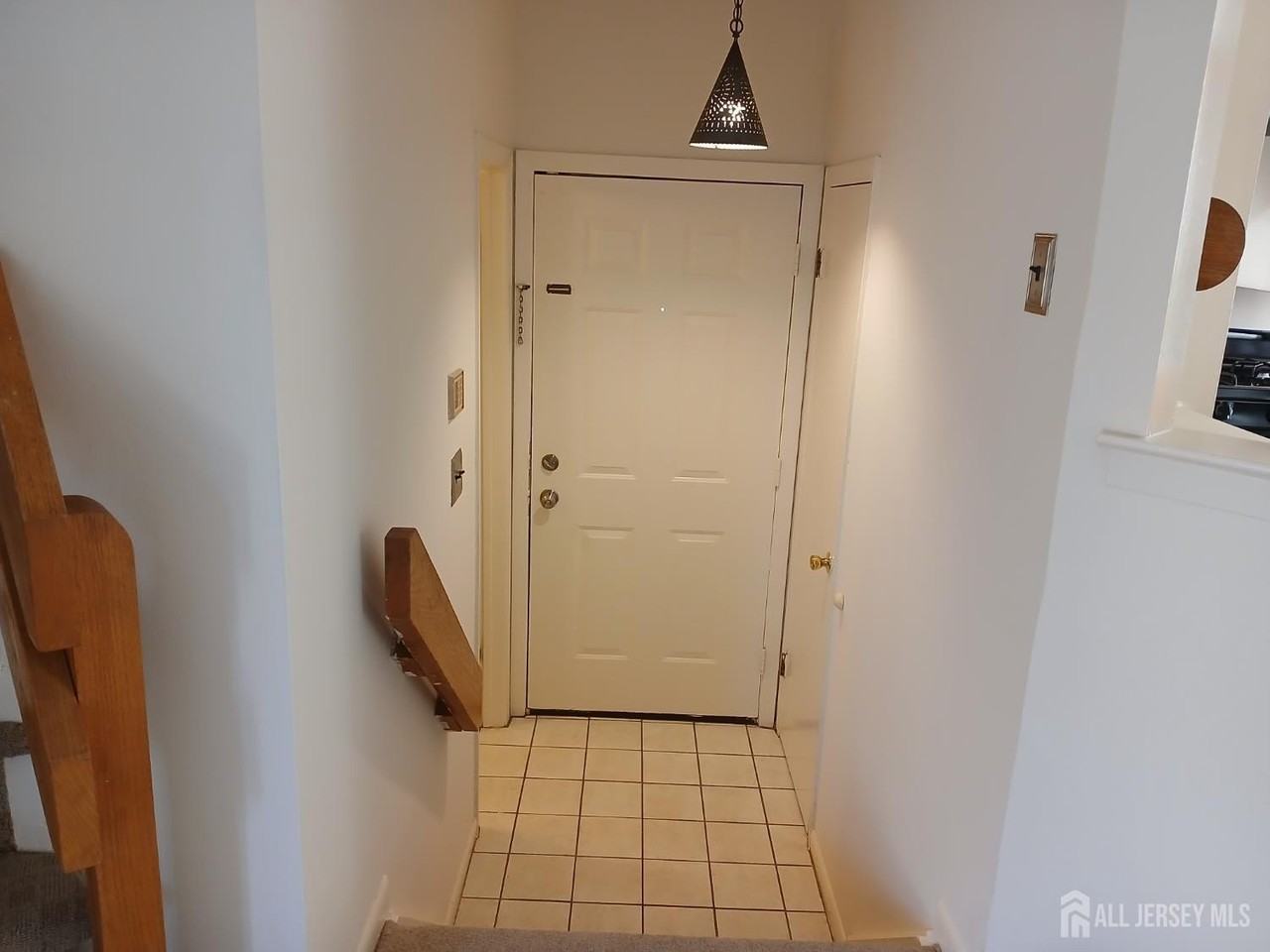 1081 Schmidt Ln - Photo 2 of 20