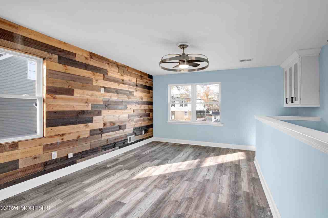 42 Jahn St - Photo 4 of 27