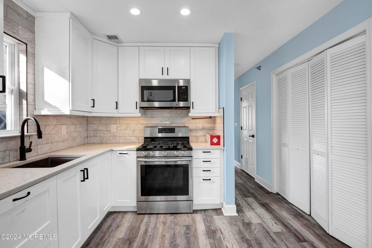 42 Jahn St - Photo 7 of 27