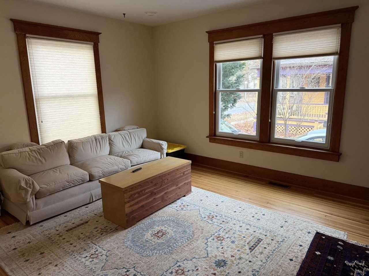 410 W Illinois St - Photo 4 of 15