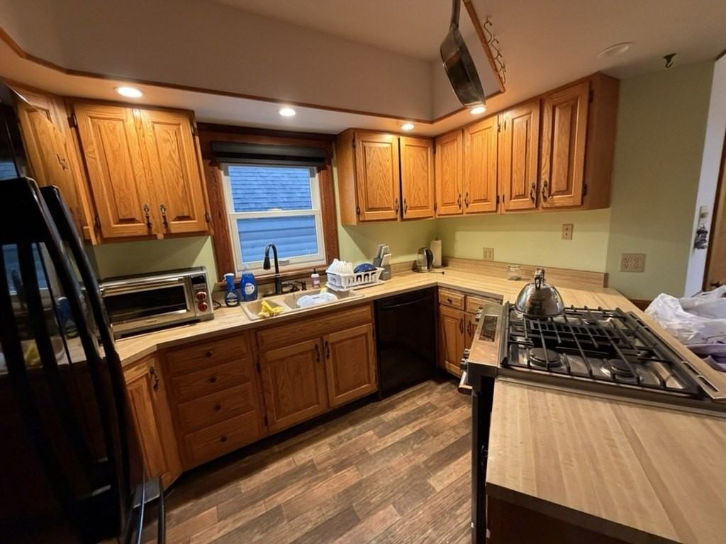 410 W Illinois St - Photo 5 of 15