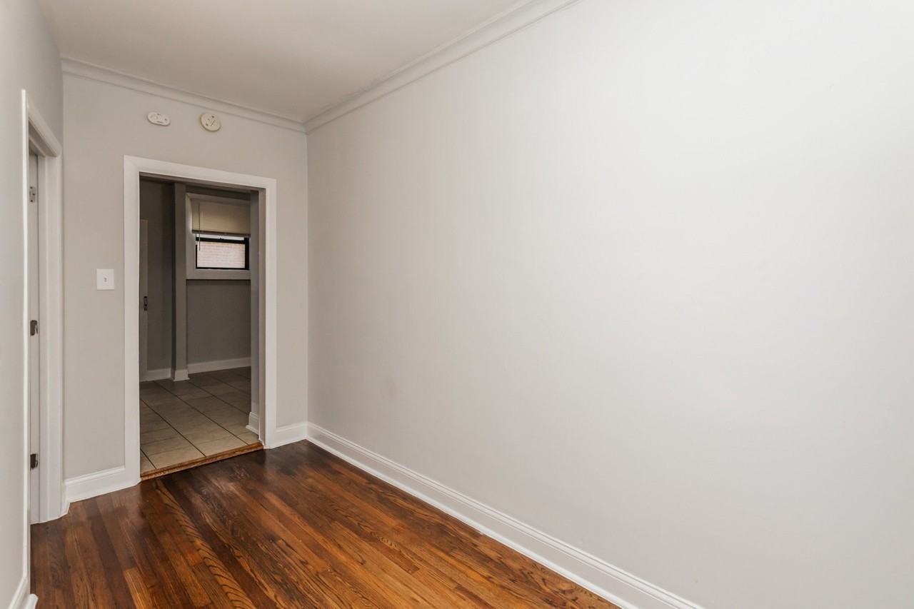 6913 S Paxton Ave Apt 1 #1 - Photo 5 of 11