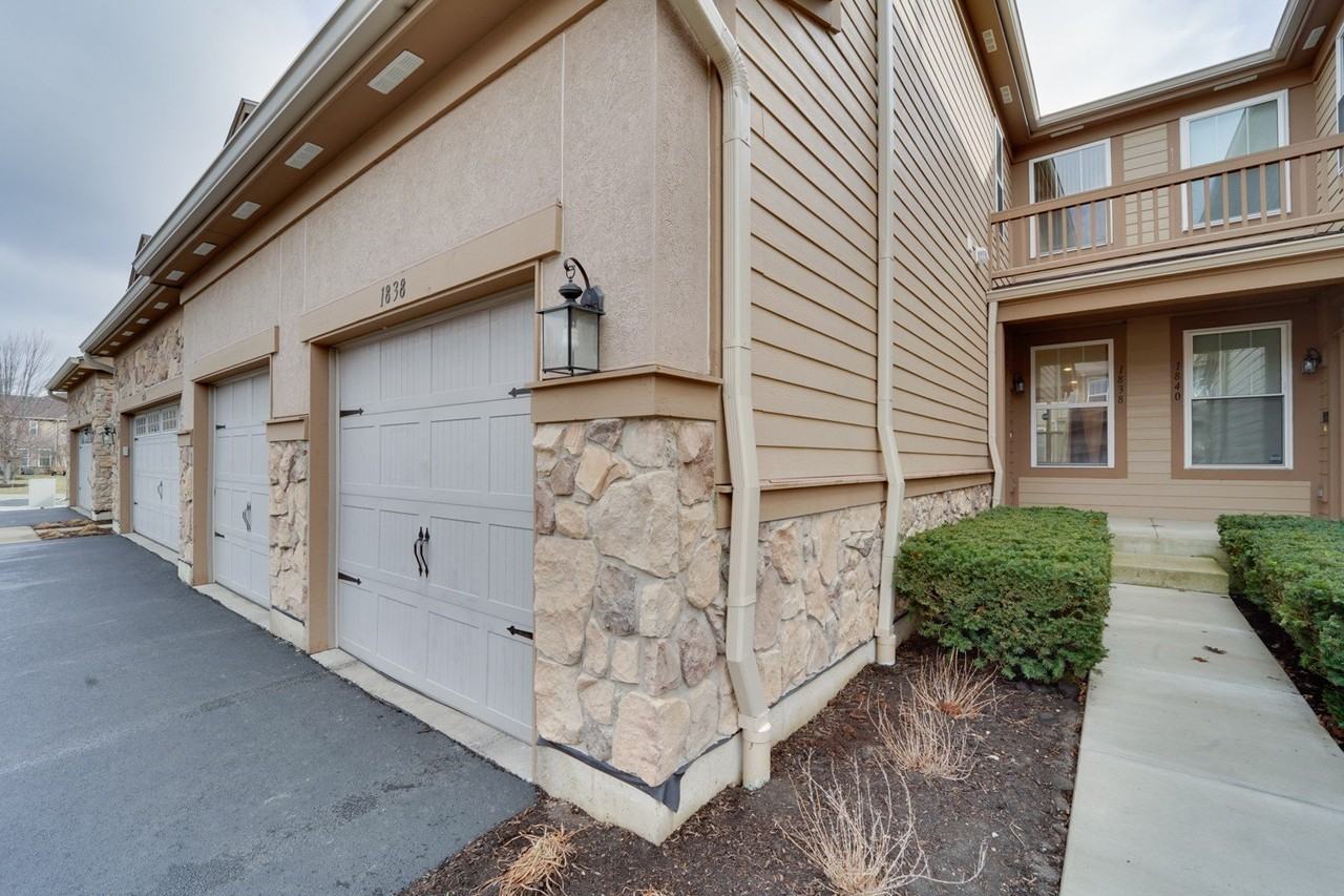 1838 Crenshaw Cir Unit 1838 #1838 - Photo 2 of 24