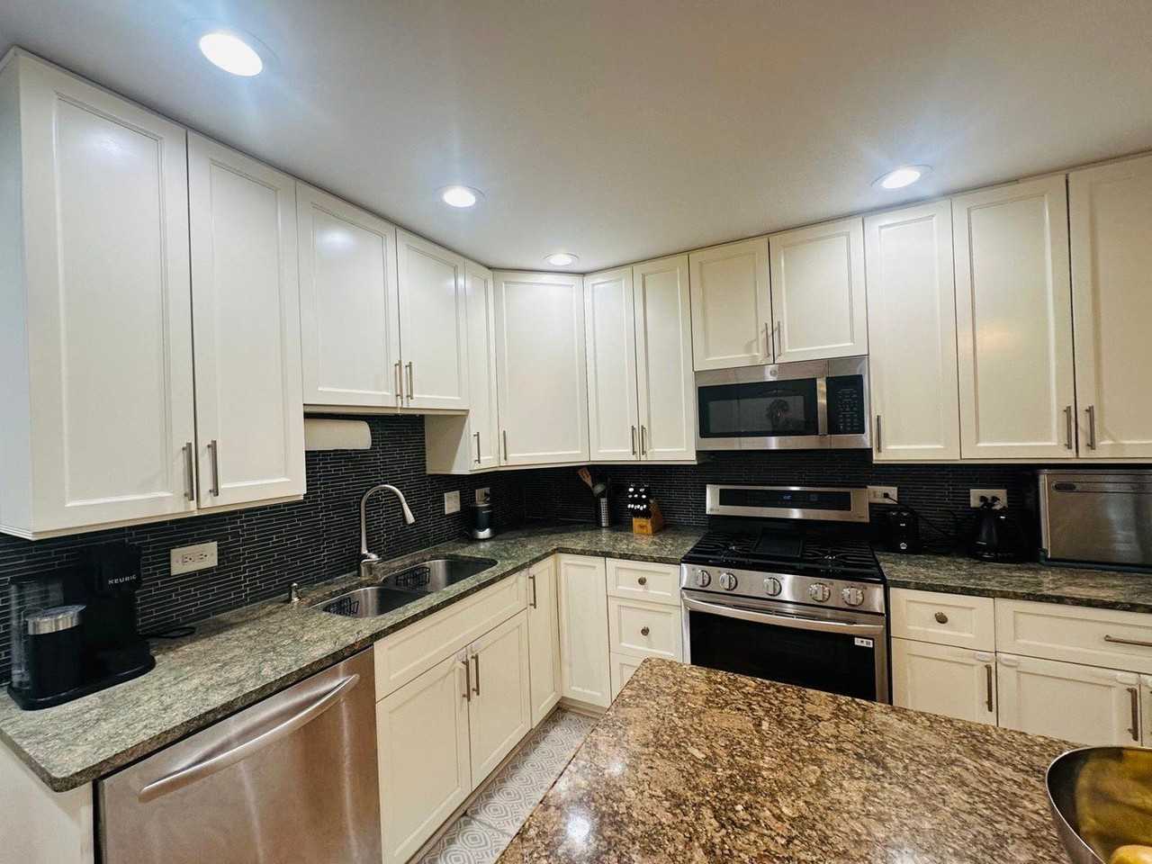 2062 Danbury Pl - Photo 6 of 38