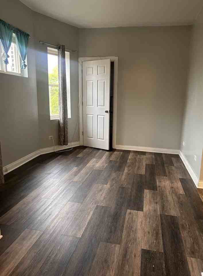 5938 S Indiana Ave Apt 2 #2 - Photo 4 of 8