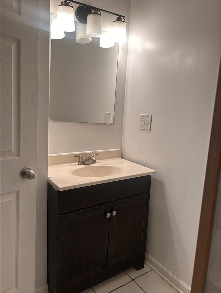 5938 S Indiana Ave Apt 2 #2 - Photo 7 of 8