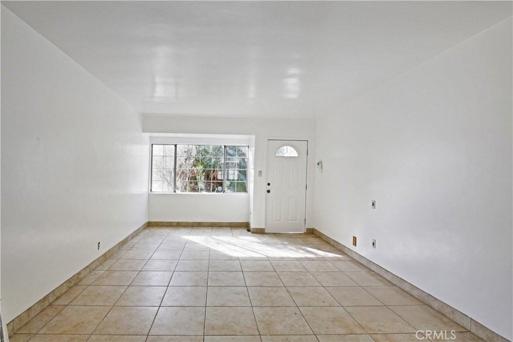 7863 Springer St - Photo 3 of 19