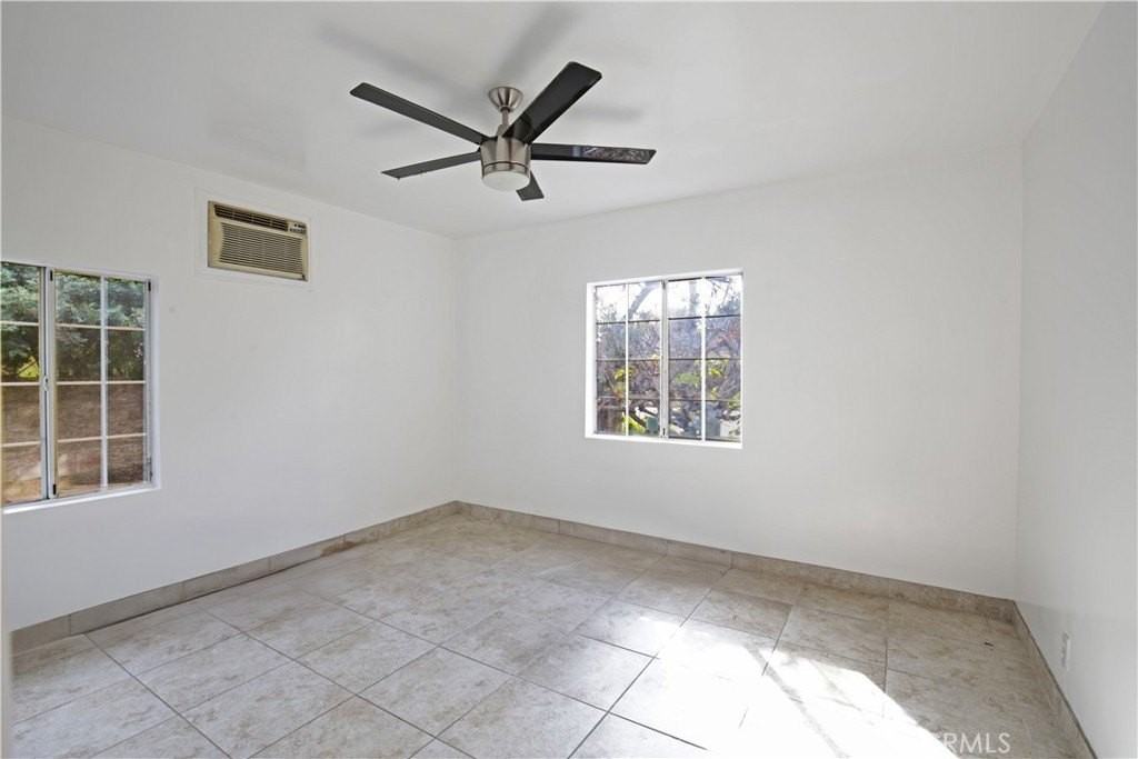 7863 Springer St - Photo 5 of 19