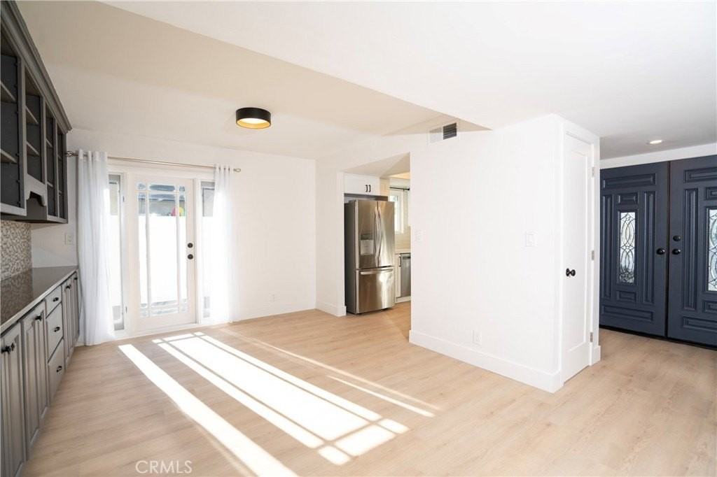 522 17th St #A - Photo 2 of 25