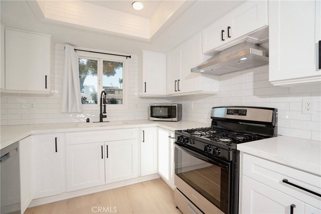 522 17th St #A - Photo 5 of 25