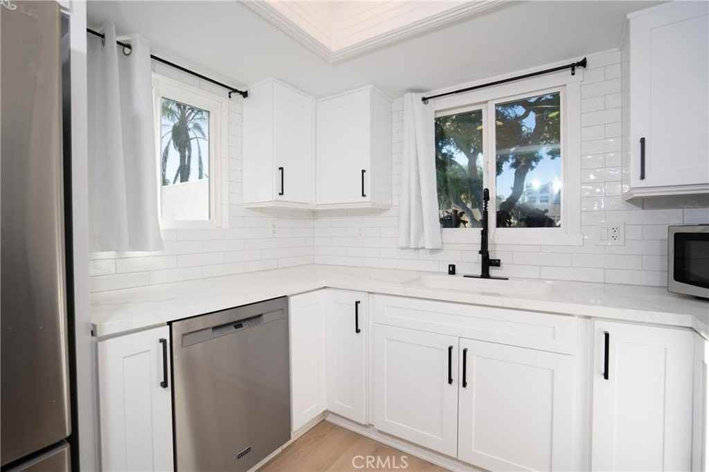 522 17th St #A - Photo 6 of 25