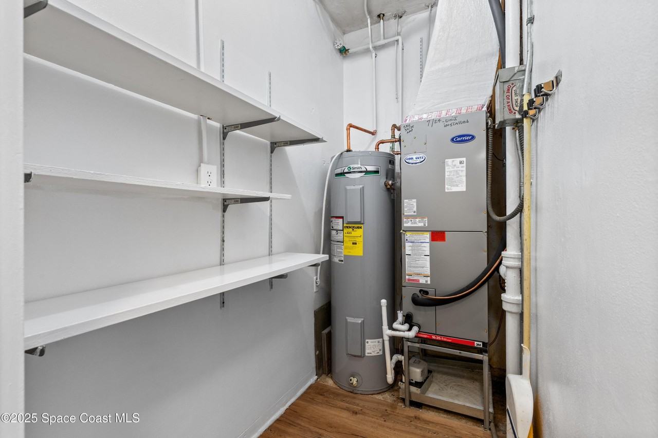 55 Sea Park Blvd Apt 201 #201 - Photo 5 of 25