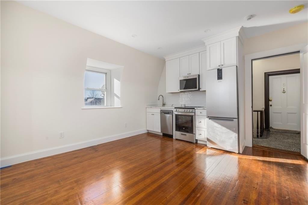 67 Perry St Apt 7 #7 - Photo 7 of 27