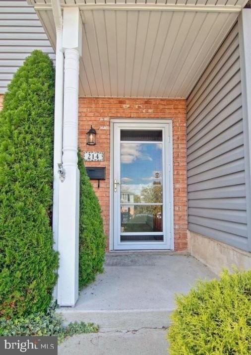 214 Lexington Rd - Photo 2 of 29