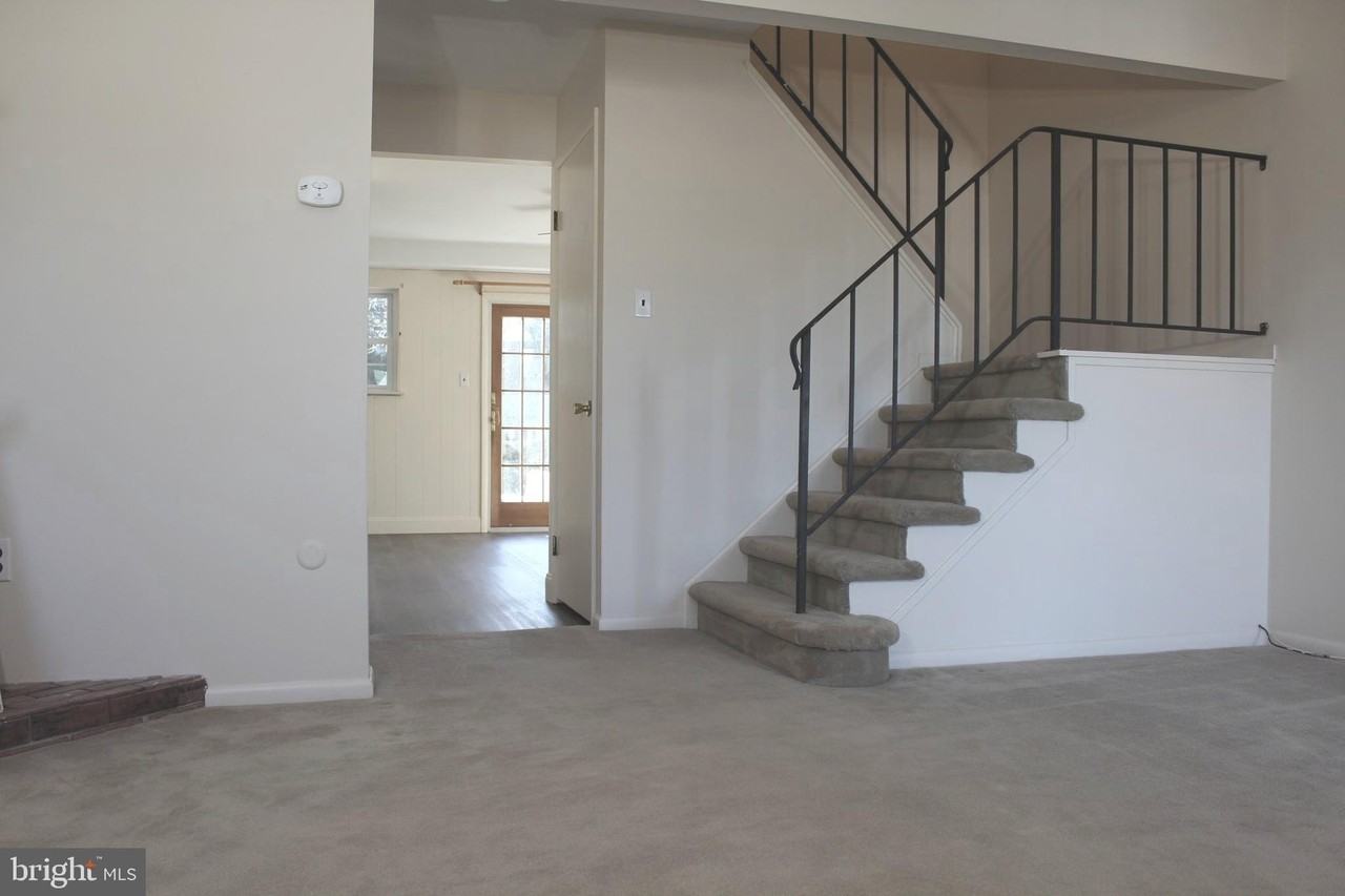 214 Lexington Rd - Photo 3 of 29