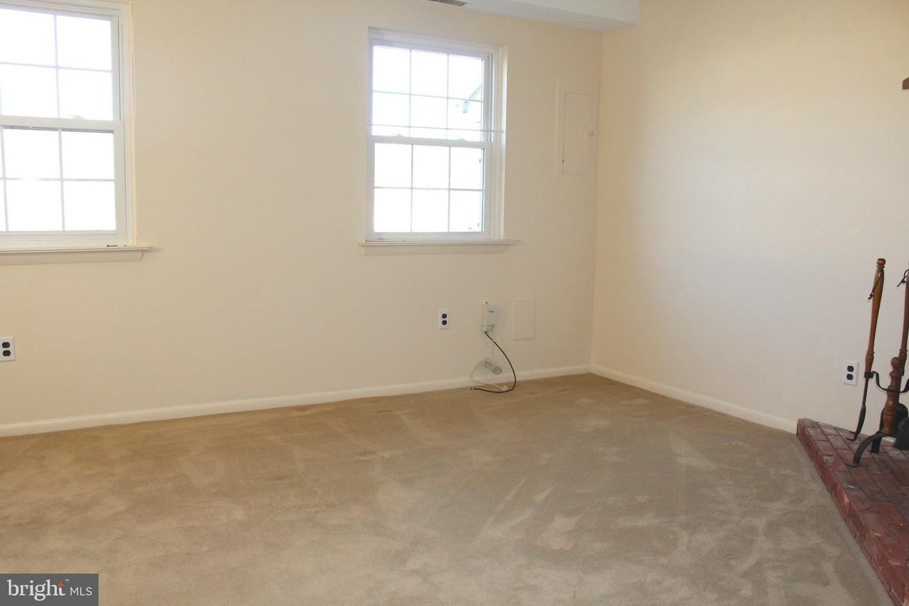 214 Lexington Rd - Photo 4 of 29