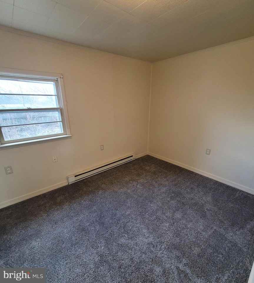 302 N Western Ave Apt 2 #2 - Photo 5 of 13