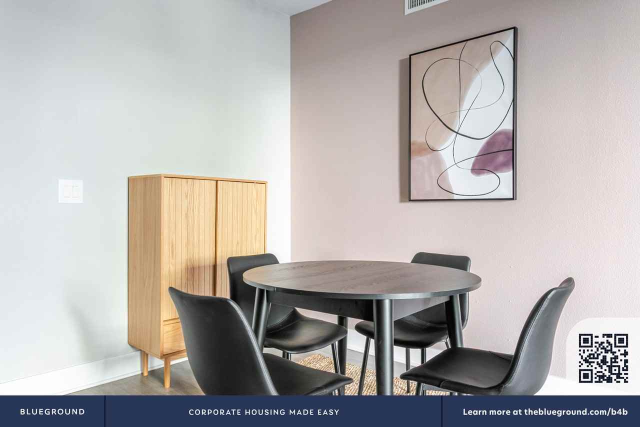 5535 Westlawn Avenue - Photo 6 of 41