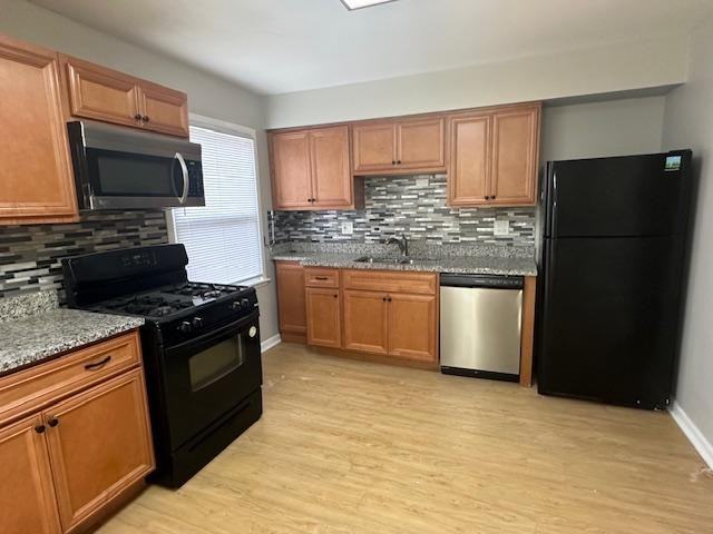 555 Lynn Ct - Photo 2 of 15