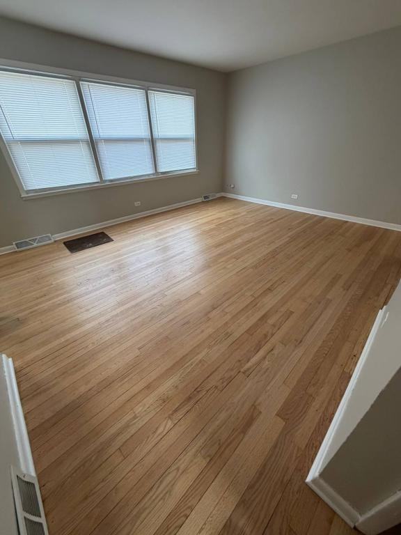 555 Lynn Ct - Photo 4 of 15