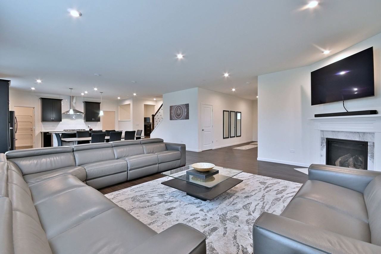 620 North Sullivan Street - Photo 2 of 15