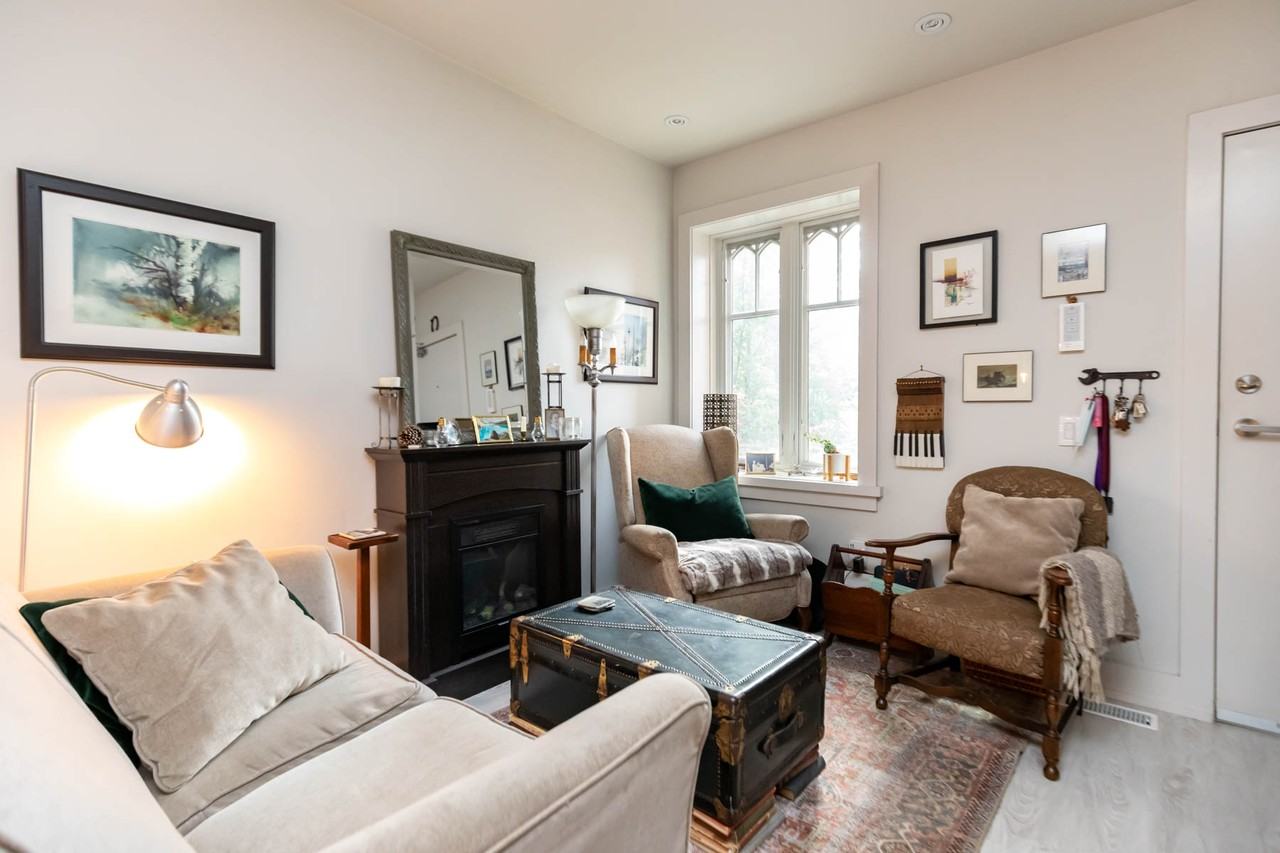 11 1/2 Rose Avenue #1 - Photo 6 of 15