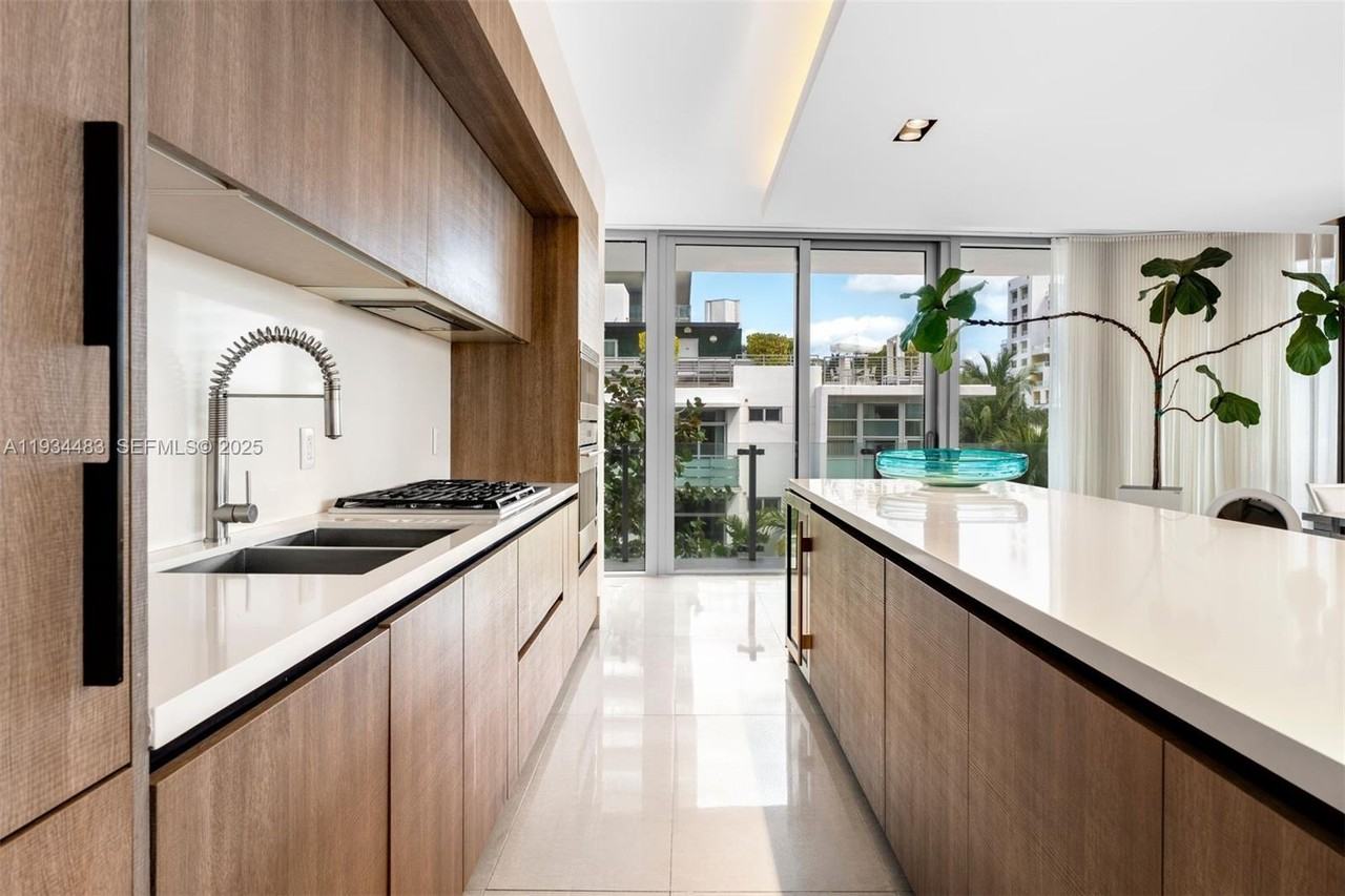 Collins Ave & South Pointe Dr - Photo 7 of 28