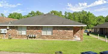 featured image of 10940 Roger Dr