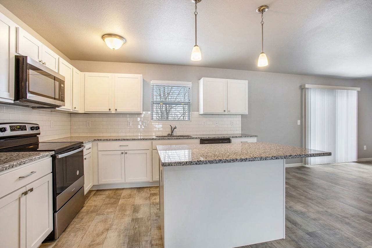 5492 Eagle Glen Dr Sw - Photo 2 of 26