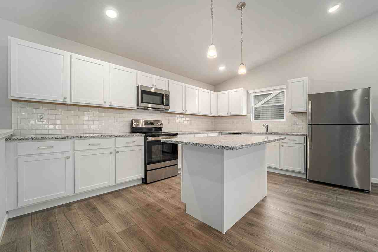 2331 Richardson Ct - Photo 3 of 29