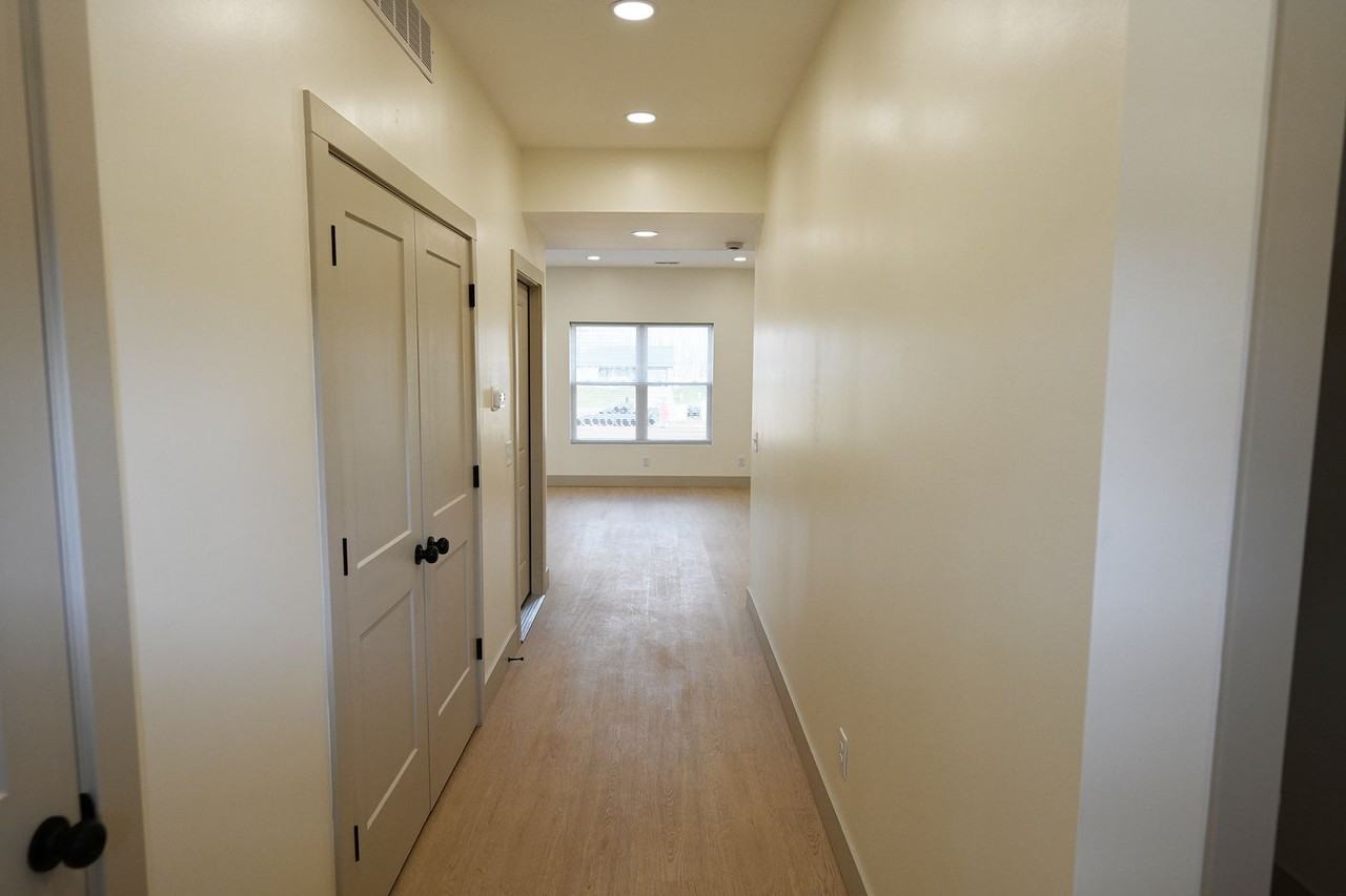 132 Brushwood Dr - Photo 4 of 19