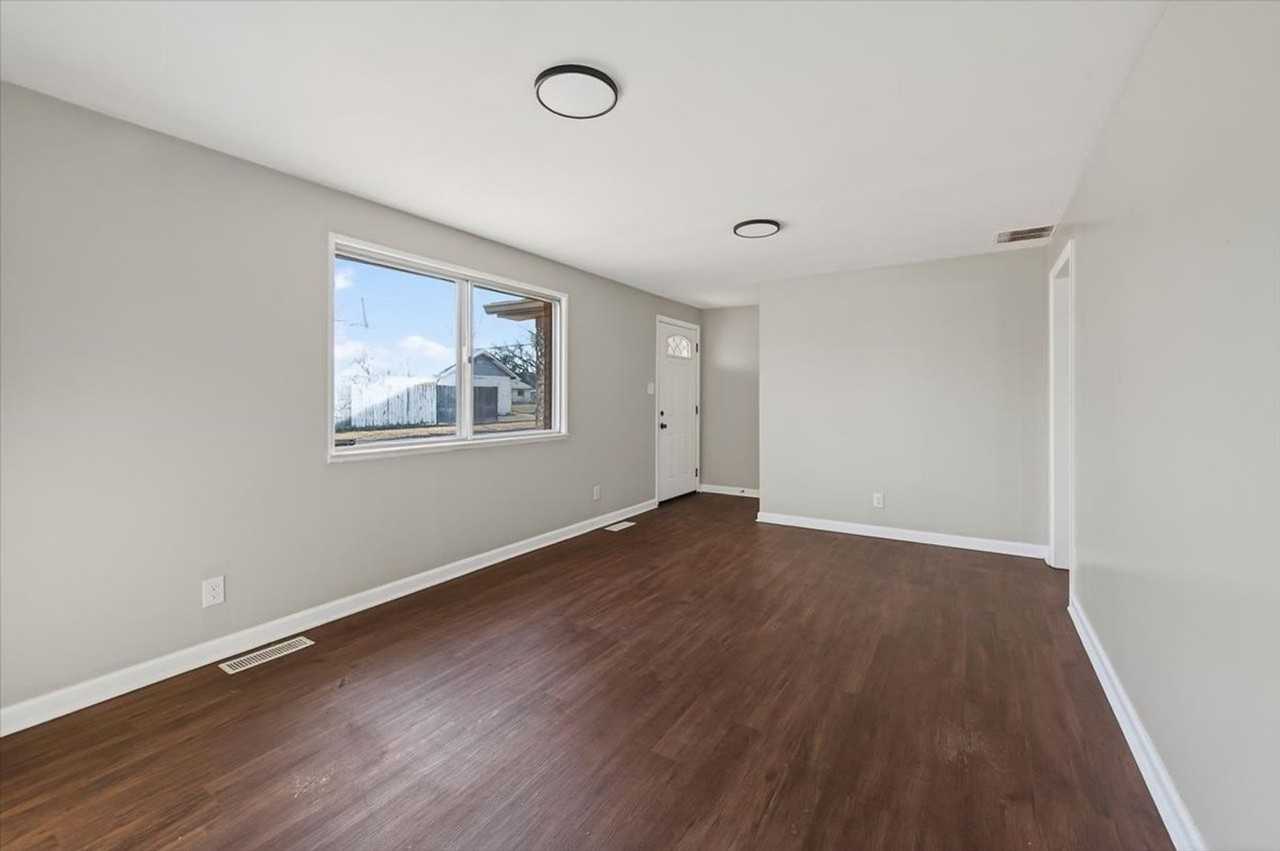 1801 W Morris St - Photo 4 of 14