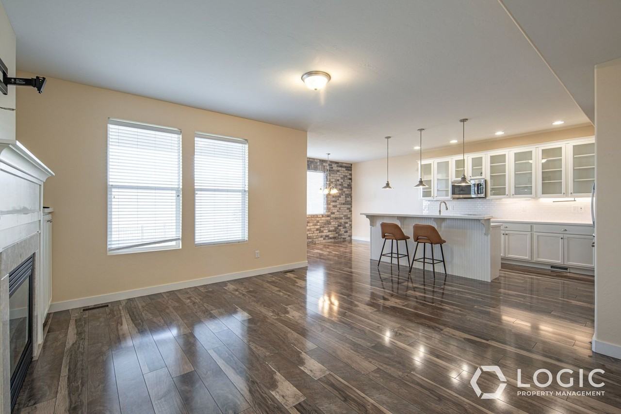 5475 N Chestnut St - Photo 4 of 26