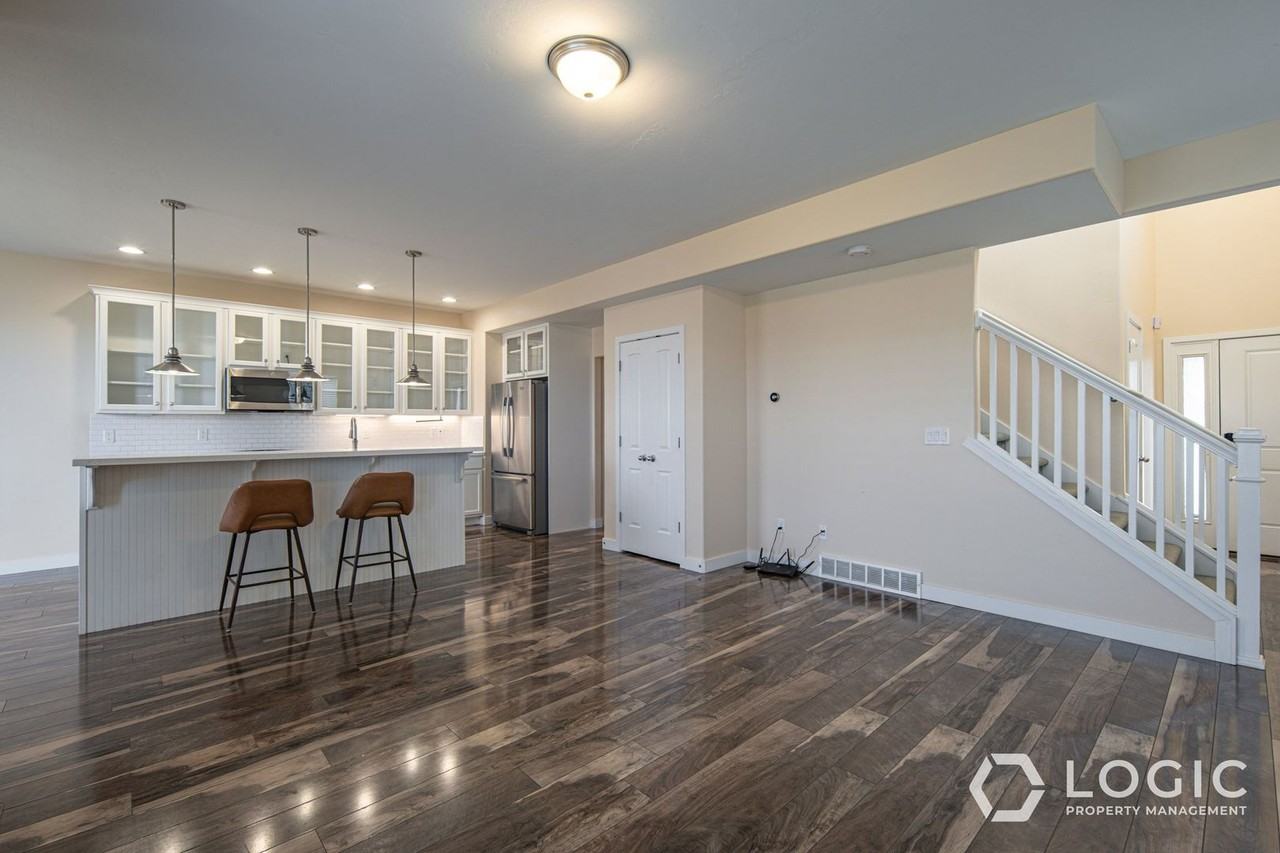 5475 N Chestnut St - Photo 5 of 26