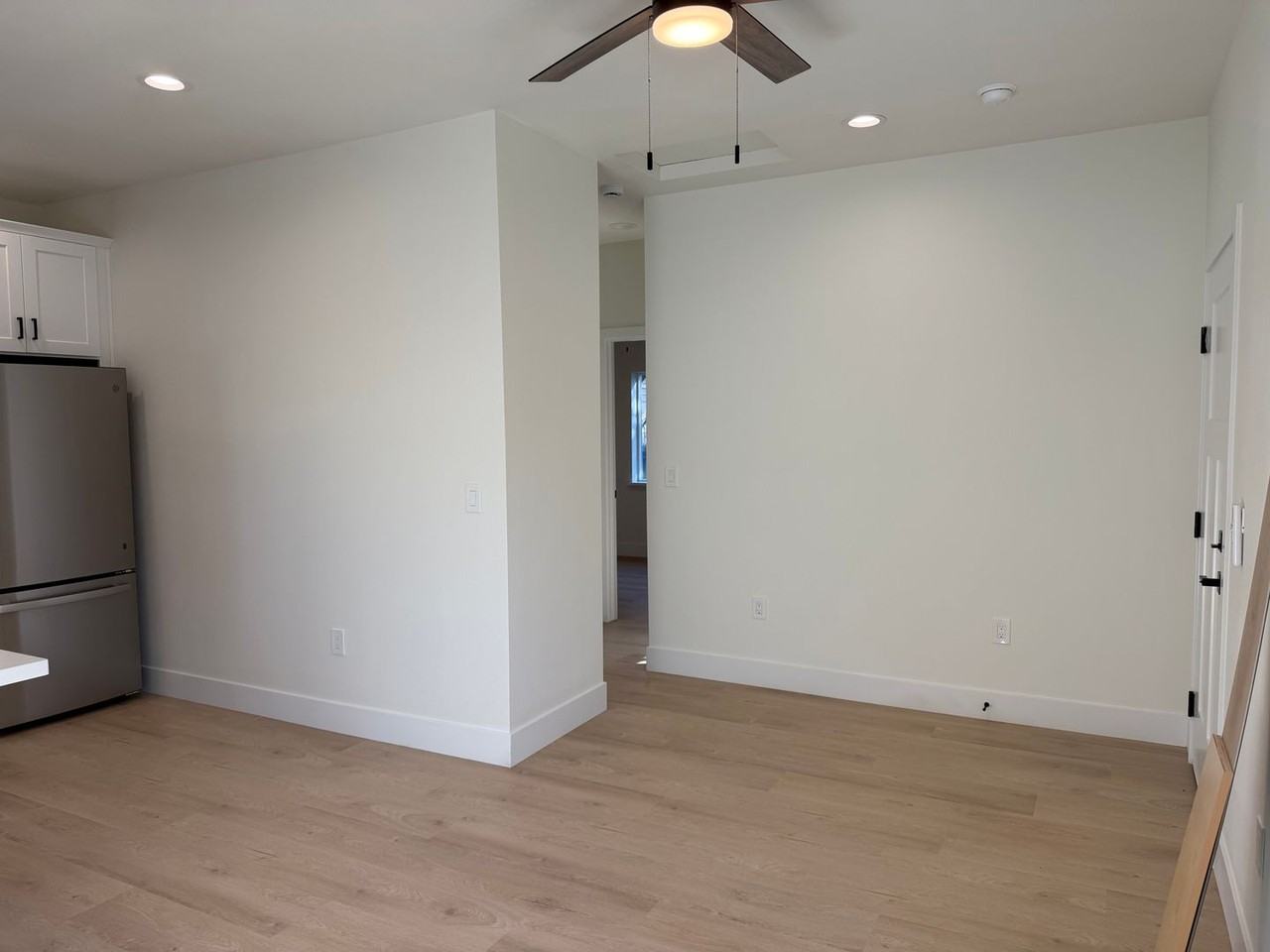 4211 S St - Photo 6 of 22