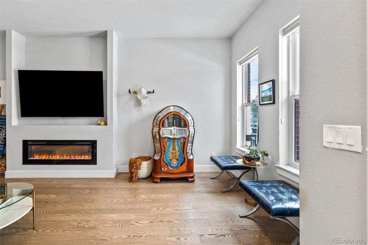 2854 California Street - Photo 3 of 4