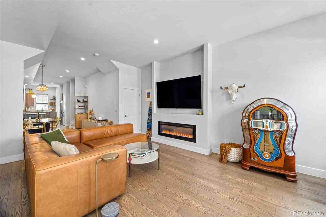 2854 California Street - Photo 2 of 4