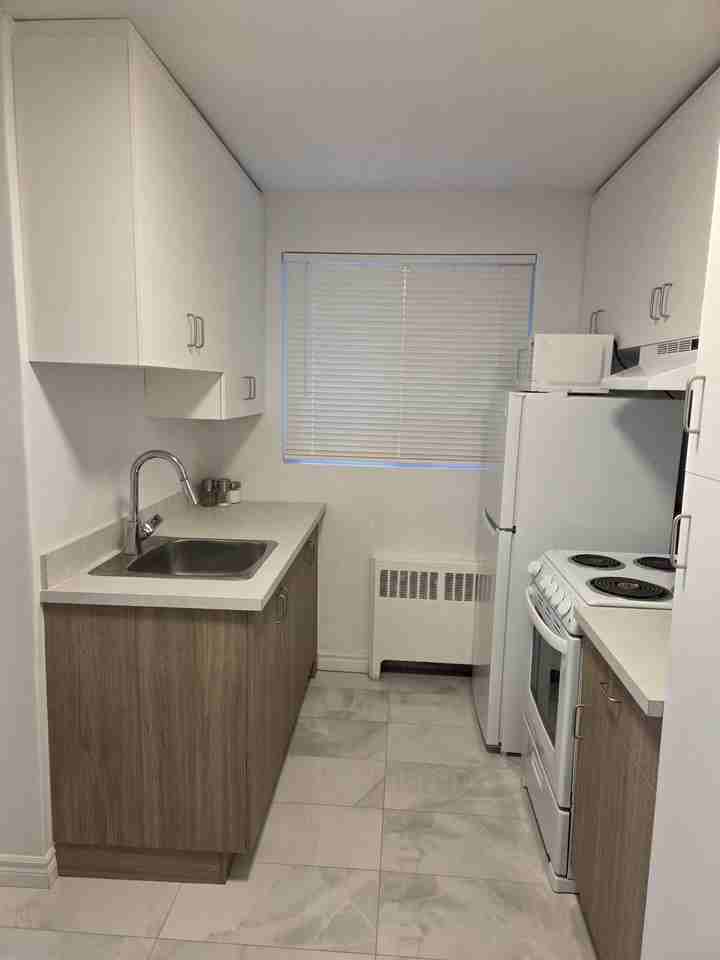 2300 Avenue Madison ##5 - Photo 7 of 11