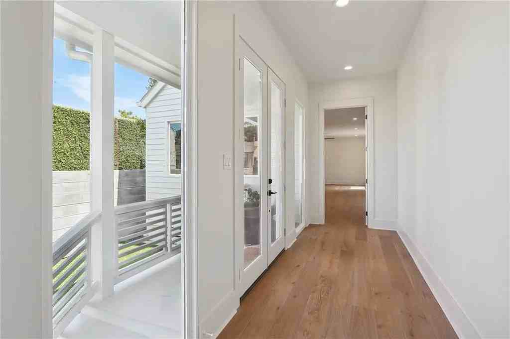 933 Terpsichore Street - Photo 5 of 31