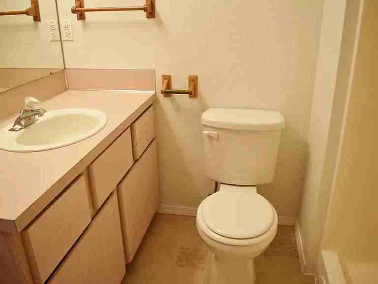 1223 Mary Lou Street Southeast - Photo 5 of 10