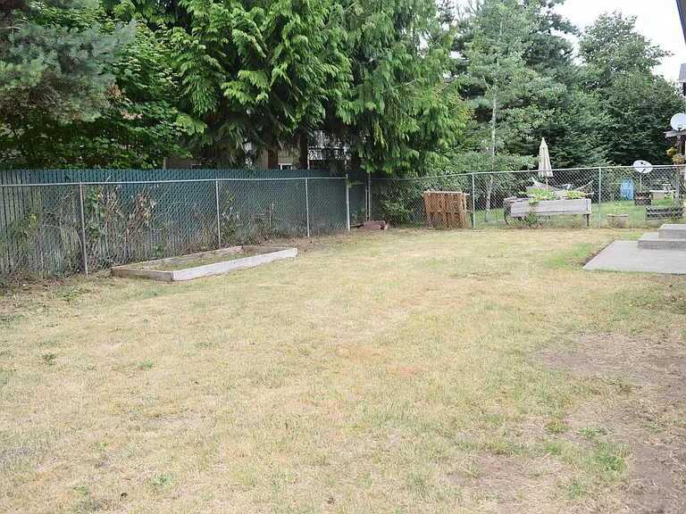 1223 Mary Lou Street Southeast - Photo 6 of 10