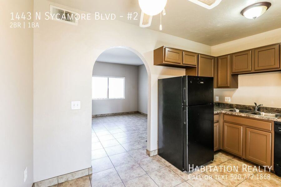 1443 N Sycamore Blvd #2 - Photo 3 of 22