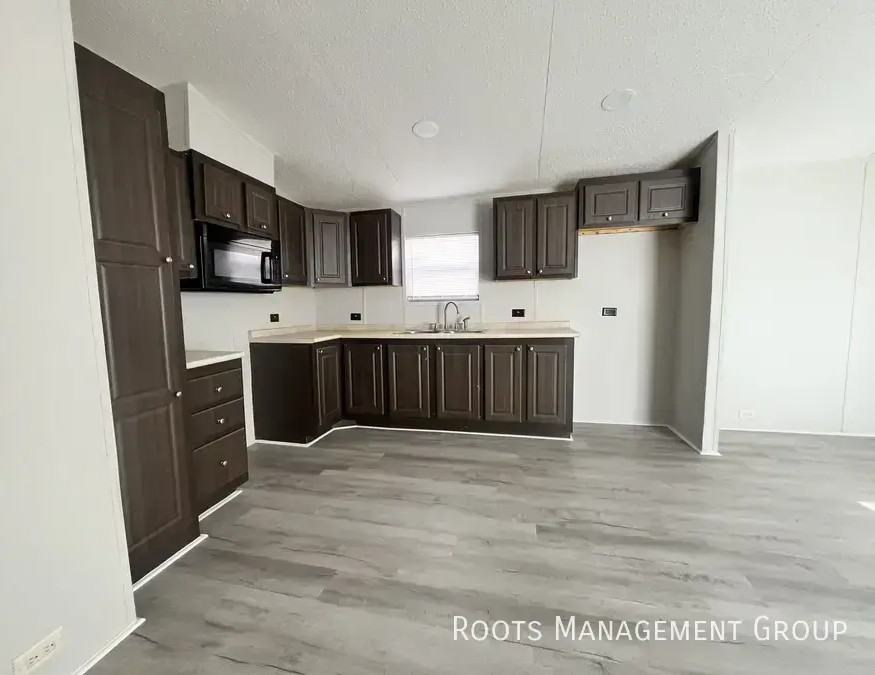 106 Riviera Courts Dr #106 - Photo 3 of 12