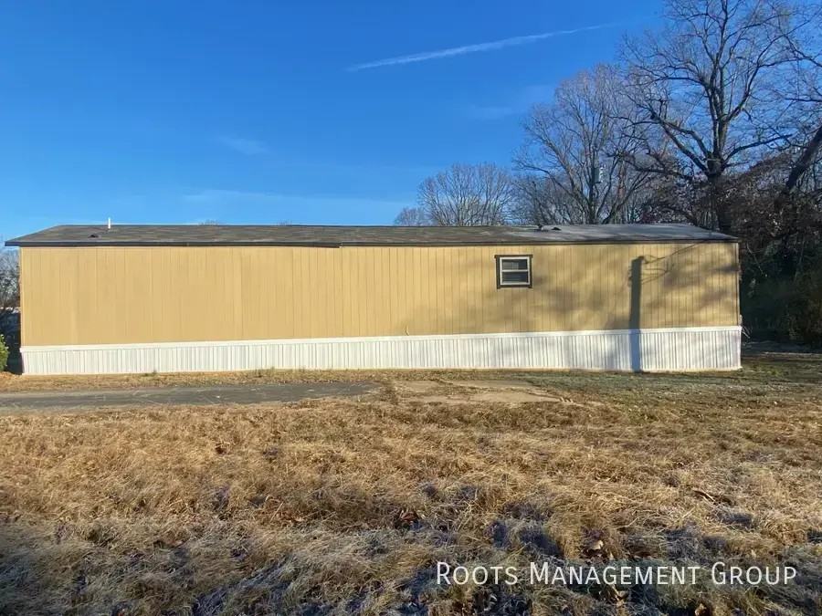 111 Riviera Courts Dr #111 - Photo 3 of 11