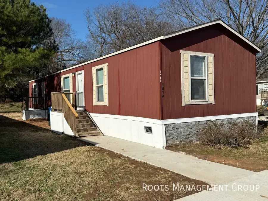 1614 S Lowry St #3 - Photo 2 of 15