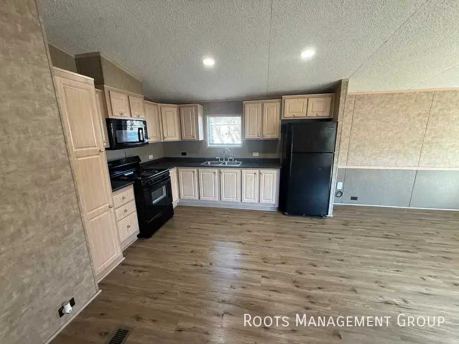 1614 S Lowry St #3 - Photo 6 of 15