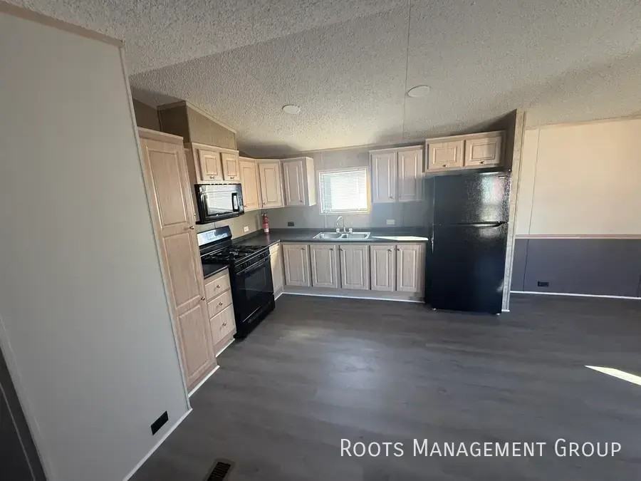 321 E 17th Ave #105 - Photo 4 of 12